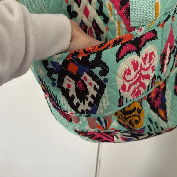 Vera Bradley Travel Duffel Bag NEW - Picture 3 of 5